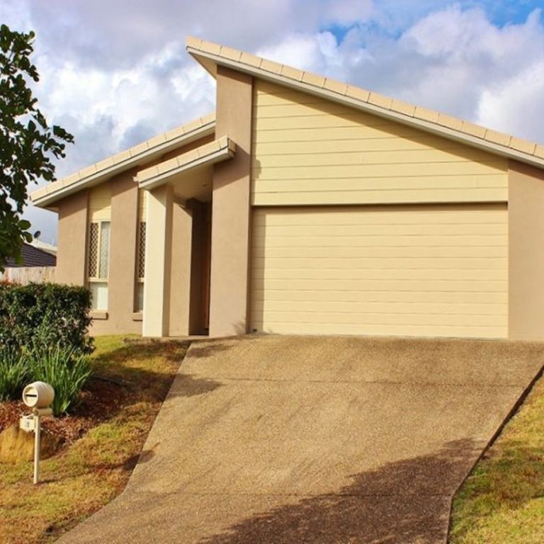 Modern 4 Bedroom Family Home Close to Coomera Rivers School - Photo 1