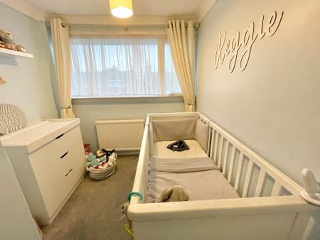 3 bedroom end of terrace house to rent - Photo 4