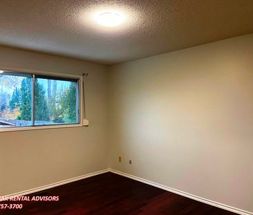 UPPER 6808 22 Avenue Northwest - Photo 3