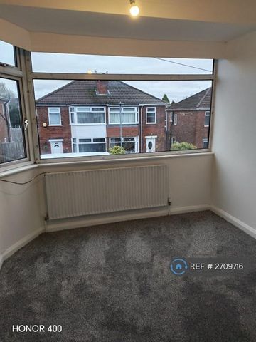 3 bedroom semi-detached house to rent - Photo 4