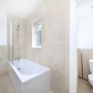 1 bedroom flat in Battersea - Photo 3