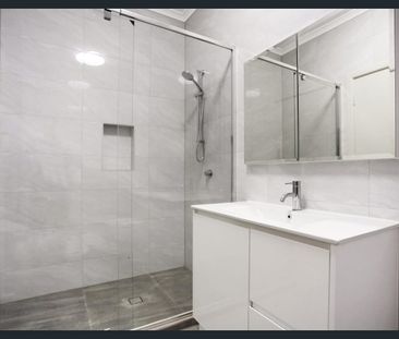 Spacious 4-Bedroom Family Home in Prime Thornbury Location - Photo 5