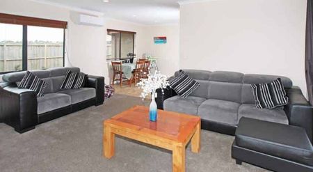 3 Bedroom 1 bathroom Brick House - Photo 2