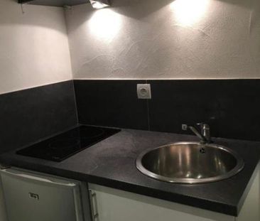 Location Appartement 1 pièce Meublé 11m² CANNES 06400 - Photo 2