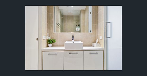 Fully Furnished - Spacious 2 Bedroom, 1 Bathroom, Amazing Views, Long Term Rental - Photo 1