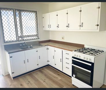 Renovated Central Unit - Photo 3