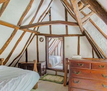 A spacious detached family home set within beautifully maintained g... - Photo 6