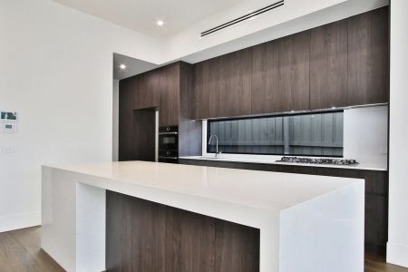 BE IMPRESSED BY STYLE, SPACE & SOPHISTICATION! - Photo 5