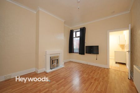 2 bed terraced house to rent in Stanier Street, Fenton, Stoke-on-Trent - Photo 2