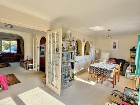 3 bedroom semi-detached house to rent - Photo 5