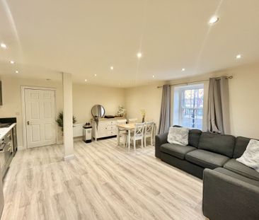 Market Place, March - Photo 1