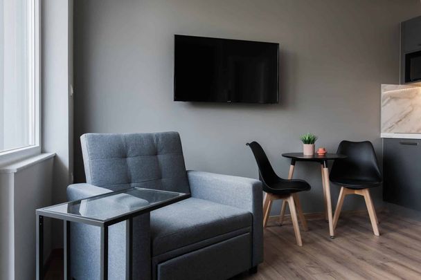 Beautiful 1BR at WYZ Athens - Photo 1