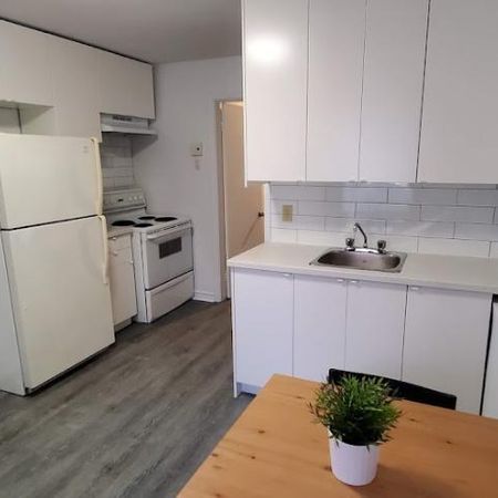 Jolis studios avec chambre fermée à Rosemont, quartier très agréable - Photo 4