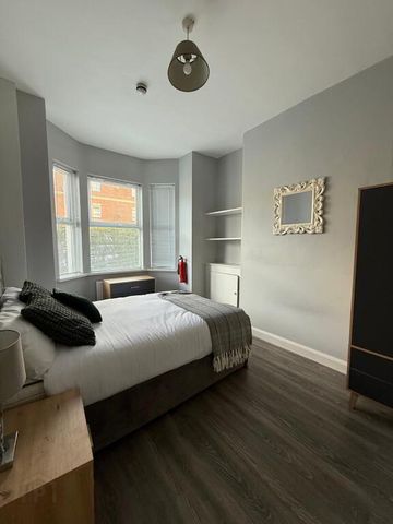 Room's To Let, 68 Tates Avenue, Belfast, BT9 7BY - Photo 3
