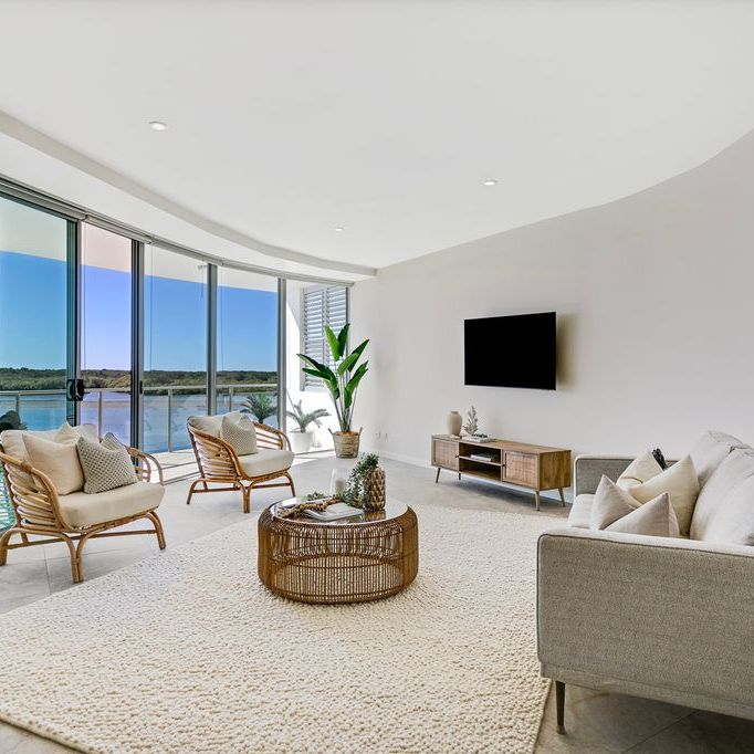 Luxury Waterfront Living! - Photo 1