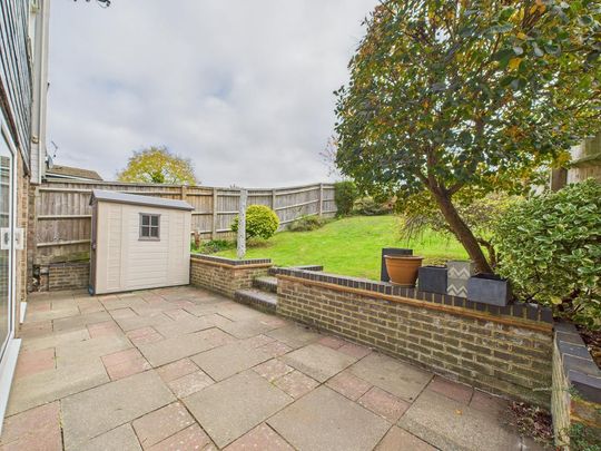 4 bedroom detached house to rent - Photo 1