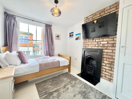 4 bedroom terraced house to rent - Photo 3