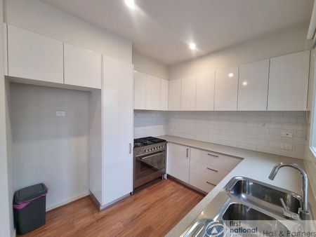 Townhouse with Room to Move - Photo 4