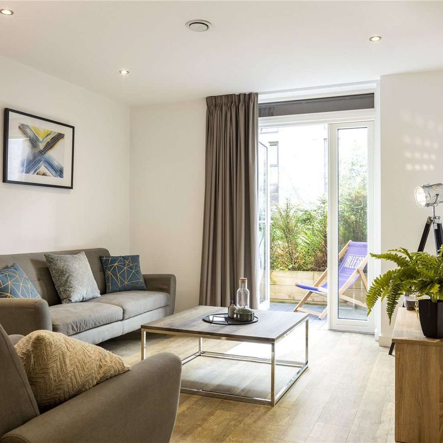 2 BED 1 BATH APARTMENT | AVAILABLE NOW | IN HIGH DEMAND | PARKING AVAILABLE | PRIME LOCATION | 24-HOUR CONCIERGE | RESIDENTS GYM - Photo 1