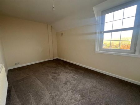 3 bedroom end of terrace house to rent - Photo 3