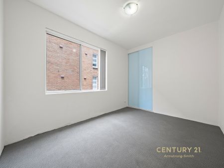 Renovated North Facing - 2 Weeks Rent Free&excl; &lpar;If You Move in before 20th December&rpar; - Photo 2