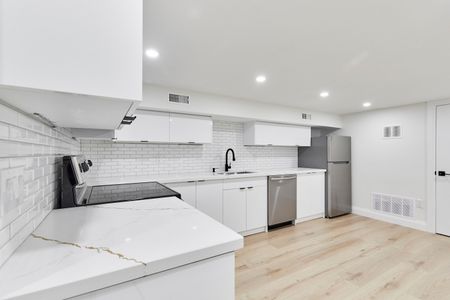 For Lease - 927 Kingston Road Unit# Lower, Toronto, Ontario - Photo 3