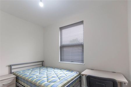 6 bedroom end of terrace house to rent - Photo 3