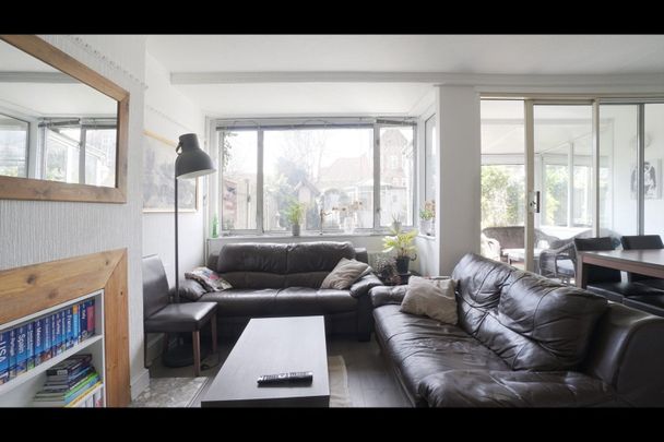 Room in a Shared Flat, Wedgwood House, E2 - Photo 1
