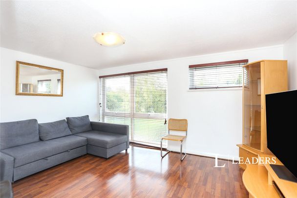 4 bedroom house to rent Westgate Road, BR3 - Photo 1