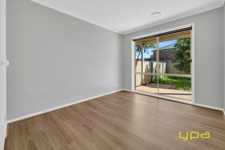 Spacious Home in Leafy Lynbrook - Photo 5