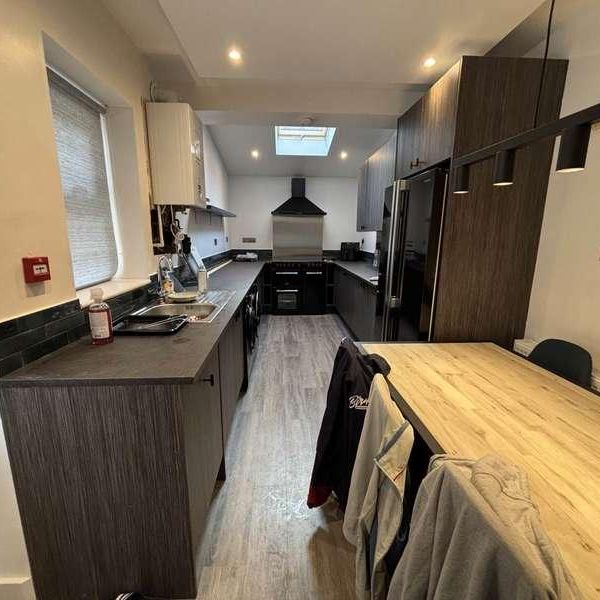 Whitby Road, Fallowfield, M14 - Photo 1