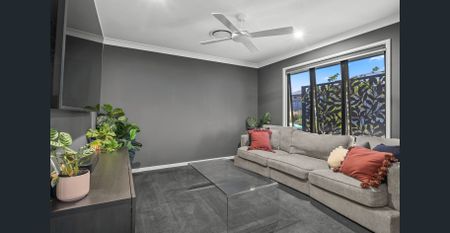 A Touch Of Luxury In A Prime Location - Photo 2