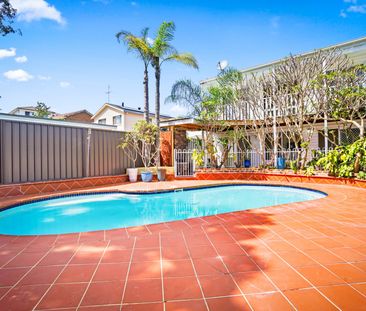 Beautifully Updated Family Home with Pool & Mountain Views - Photo 3