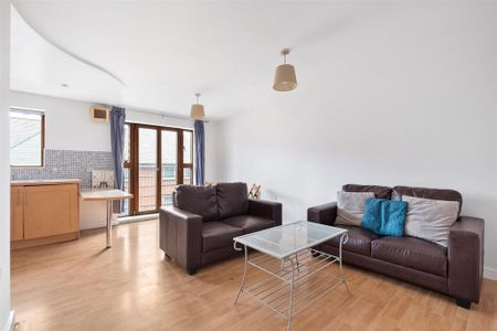 2 bedroom apartment to rent - Photo 3