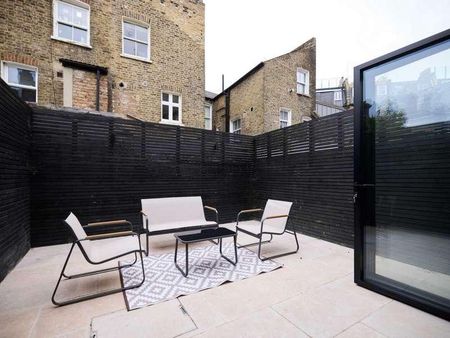 Comyn Road, London, SW11 - Photo 4