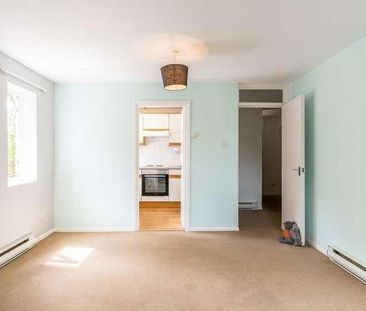 Kestrel Court, SG12 - Photo 1