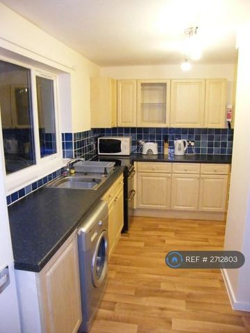 1 bedroom in a house share to rent - Photo 5