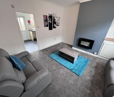 2 bedroom terraced house to rent - Photo 4