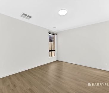 Spacious Family Home in the Heart of Mernda - Photo 6