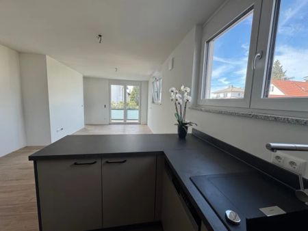 Haustiere herzlich willkommen! Moderne, hochwertige Wohnung mit neuer Einbauküche! - Photo 2