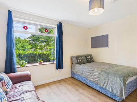 5 bedroom detached house to rent - Photo 3