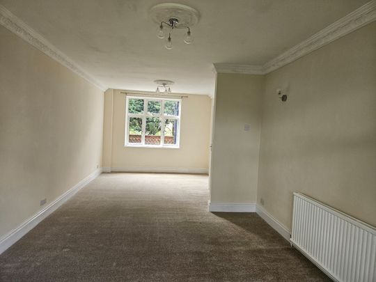 3 Bed Terraced House, Holyhead Road, CV5 - Photo 1