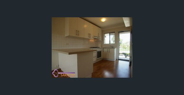 Well-presented 2x1 unit - Photo 1