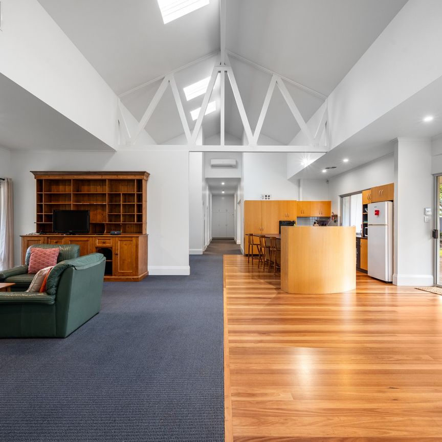 Rural Grandeur and Modern Comfort: 39 Lewis Avenue, Yahl - Photo 1