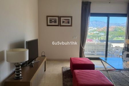 3 Bedroom Apartment For Rent in Los Flamingos, Málaga - Photo 3