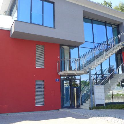 Exklusive 2-Zimmerwohnung mit Garten und Tiefgaragenplatz - Salzburg-Stadt - Photo 1