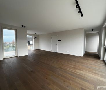 Prachtige penthouse te huur met 2 slaapkamers, terras voor- en acht... - Photo 2