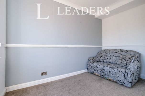 3 bedroom house to rent Brinkhill Crescent, NG11 - Photo 1