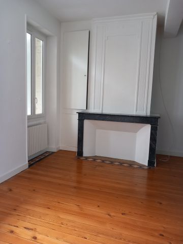Location Maison 5 pièces 182m² MEILHAN SUR GARONNE 47180 - Photo 2