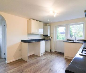 3 bedroom semi-detached house to rent - Photo 6